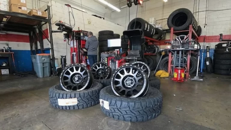 Professional Wheel Alignment and Tire Mounting Service in Auto Shop